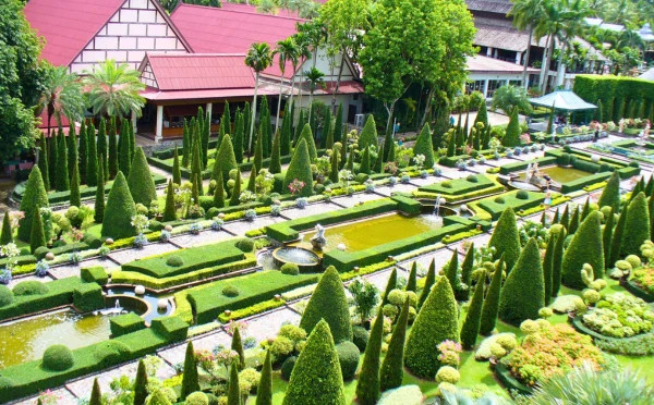 Nong Nooch tropical garden vist with live show